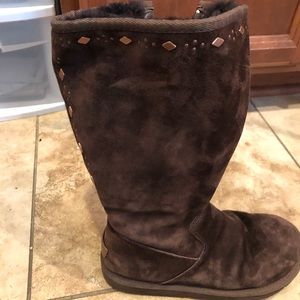 UGG size 7.5 tall brown boots with studs & zipper